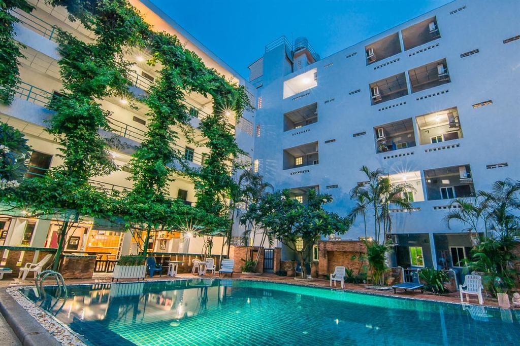 สุทัศน์ คอร์ท 4 Hotel Pattaya ภายนอก รูปภาพ
