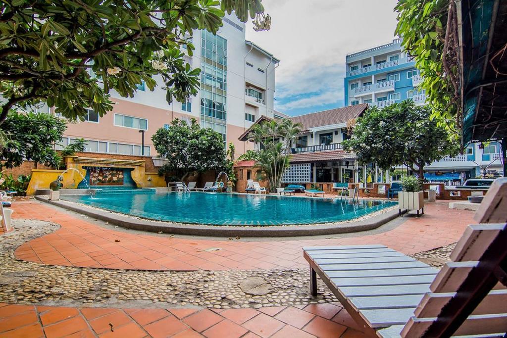 สุทัศน์ คอร์ท 4 Hotel Pattaya ภายนอก รูปภาพ