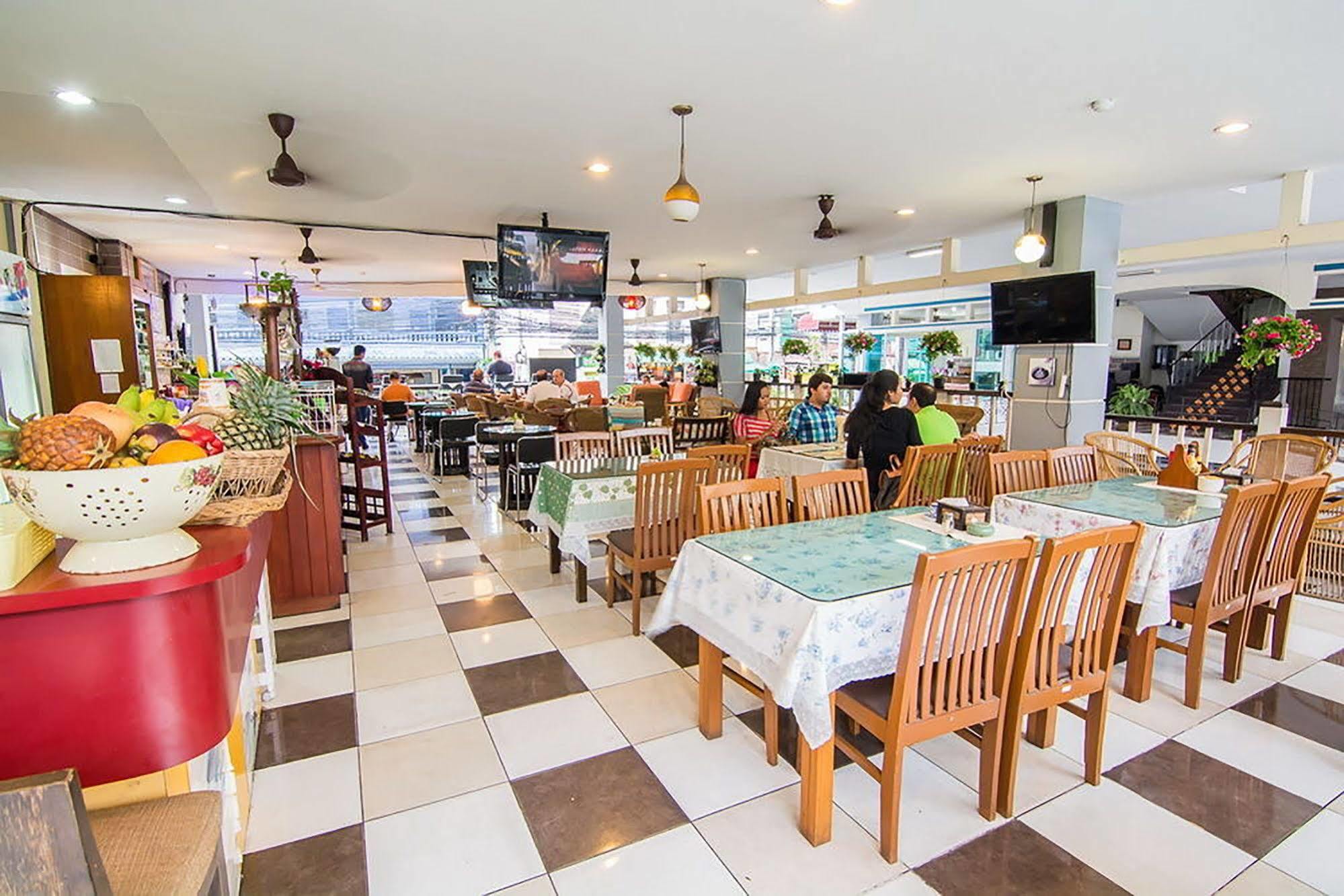 สุทัศน์ คอร์ท 4 Hotel Pattaya ภายนอก รูปภาพ