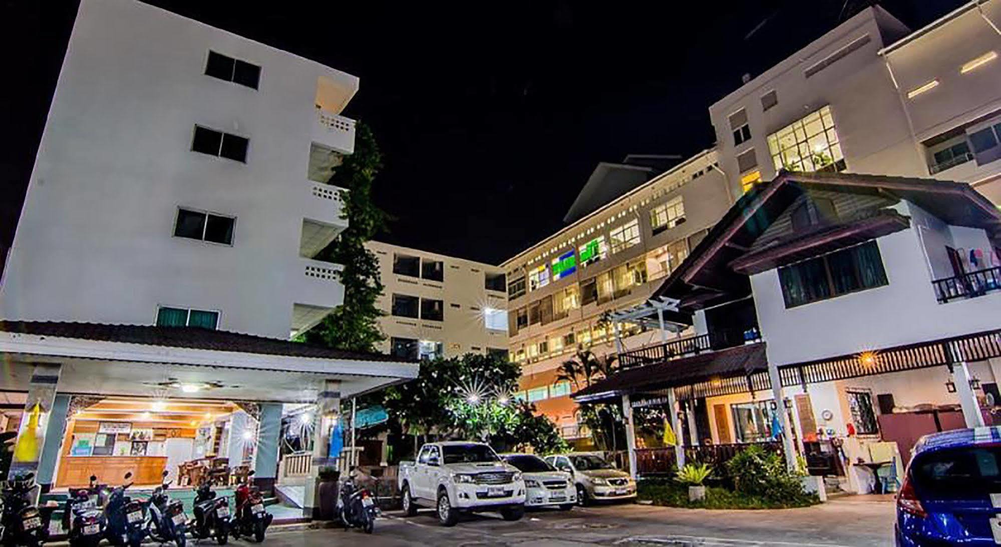 สุทัศน์ คอร์ท 4 Hotel Pattaya ภายนอก รูปภาพ