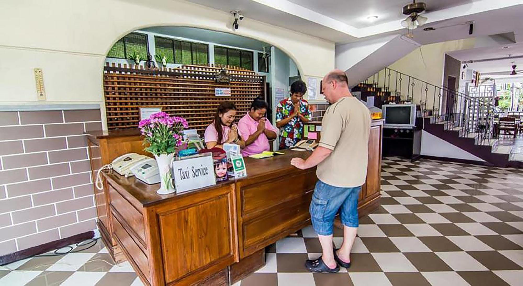 สุทัศน์ คอร์ท 4 Hotel Pattaya ภายนอก รูปภาพ
